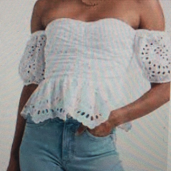 Express NWT off the shoulder eyelet top - Picture 4 of 5